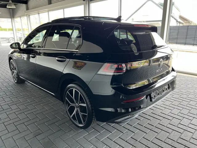 Volkswagen Golf 1.5 eTSI Edition 50 2024 Hybride Benzine 3