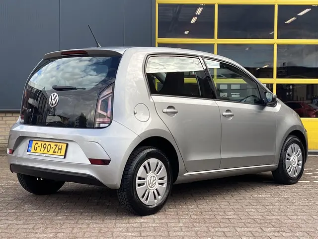 Volkswagen up! 1.0 BMT move up! 2020 Benzine 4