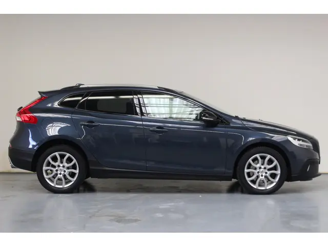 Volvo V40 Cross Country T3 Polar+ Luxury 2019 Benzine 3