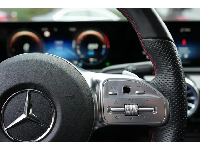 Mercedes-Benz CLA 250 e MAGNO AMG 2022 Hybride Benzine 16