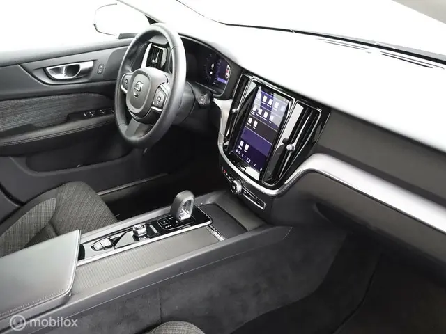 Volvo V60 2.0 B3 Essential| Camera | Trekhaak 2023 Benzine 8