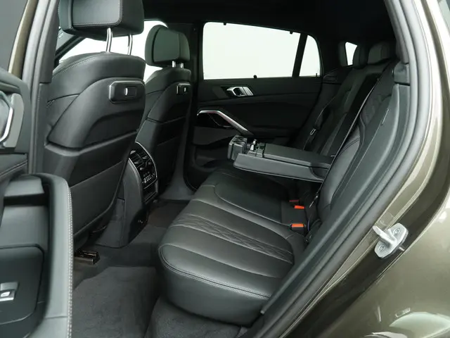 BMW X6 xDrive40i 2024 Benzine 14