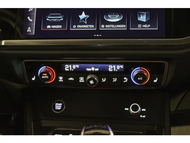 Audi Q3 35 TFSI S edition PANO | Sfeer 2023 Benzine 25