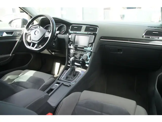 Volkswagen Golf 1.4 TSI ACT Highline !! 150 PK !! 2016 Benzine 15