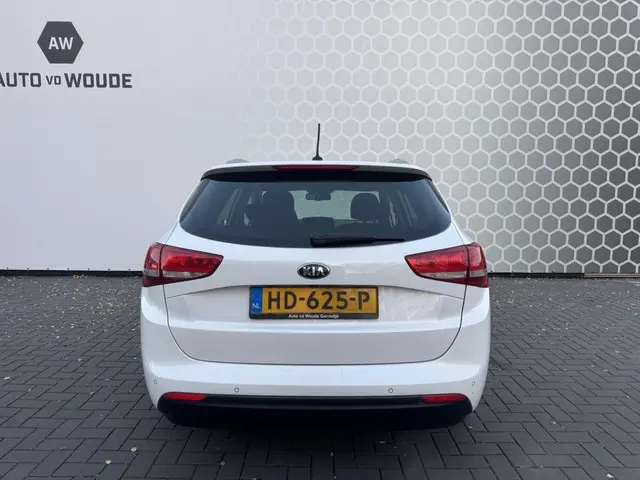 Kia cee'd Sportswagon 1.6 GDI ExecutiveLine 2015 Benzine 25