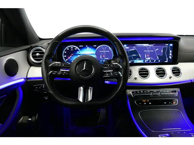 Mercedes-Benz E-Klasse 200 AMG Line 2020 Benzine 24