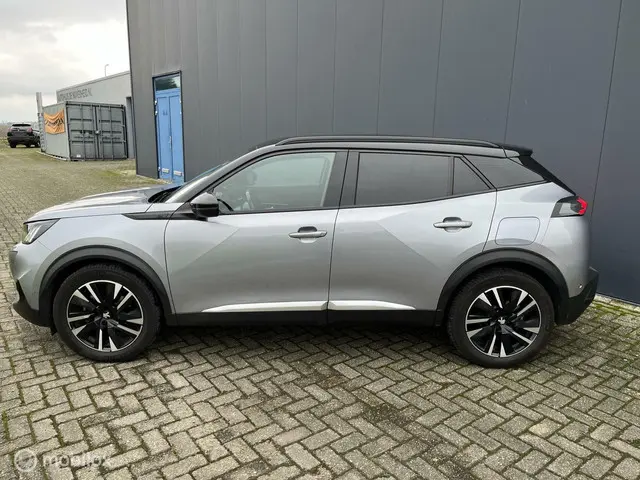 Peugeot e-2008 2