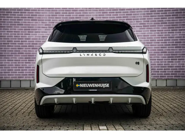 Lynk & Co 08 1.5 More 2025 Hybride Benzine 10