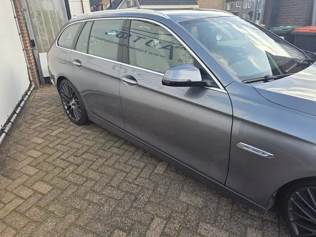 BMW 5 Serie Touring 518d Luxury Ed 2015 Diesel 27