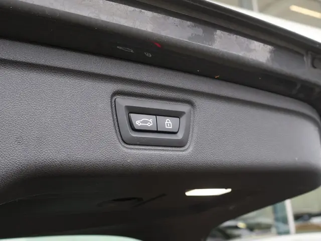 BMW 3 Serie Touring 330i High Executive 2021 Benzine 45