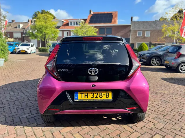 Toyota Aygo 1.0 VVT-i x-cite 2018 Benzine 6