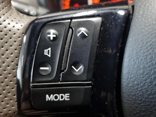 Toyota Yaris 1.3 VVT-i Dynamic Bi-Tone 2016 Benzine 30