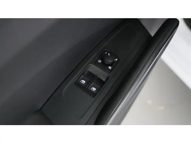 Škoda Fabia 1.0 TSI 95pk Ambition 2023 Benzine 13