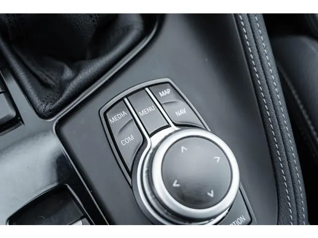 BMW X1 xDrive25e High Executive 2022 Hybride Benzine 36