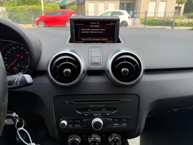 Audi A1 1.2 TFSI Attraction 2012 Benzine 12