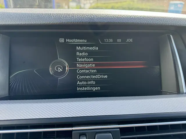 BMW 5 Serie Touring 520i M Sport Edition 2015 Benzine 16