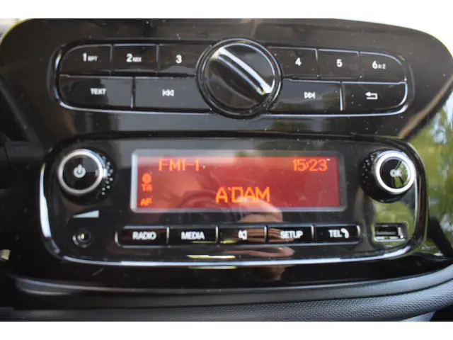 Smart Fortwo 1.0 Business Solution 2018 Benzine 9