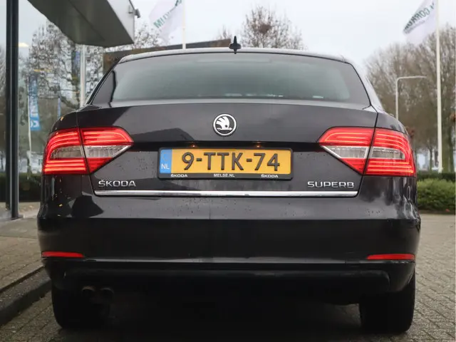 Škoda Superb 1.4 TSI Ambition 2014 Benzine 29