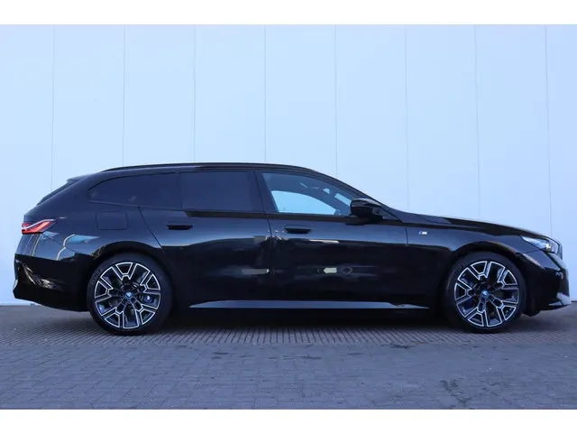 BMW i5 M60 xDrive 84 kWh 2024 Elektrisch 4