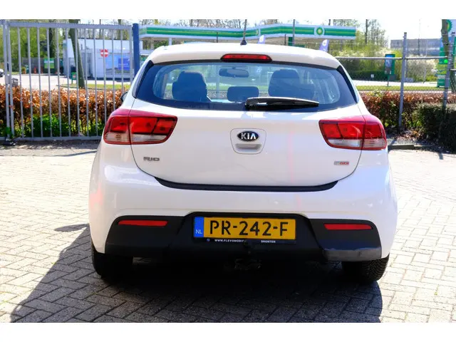Kia Rio 1.0 TGDI 100PK ComfortLine Airco 2017 Benzine 8