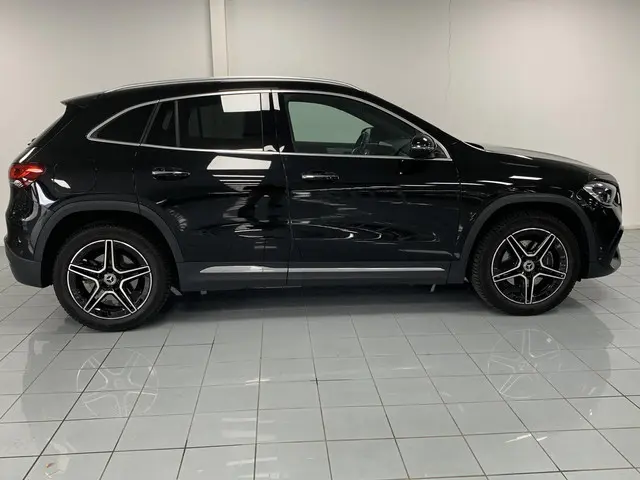 Mercedes-Benz GLA 250 e AMG Line 2023 Hybride Benzine 18