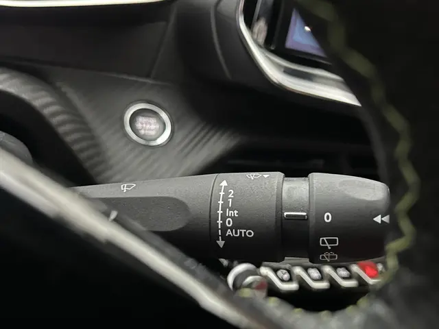 Peugeot e-2008 EV GT 54 kWh Automaat 2024 Elektrisch 22