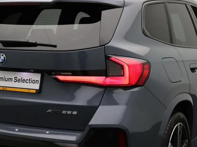 BMW X1 xDrive25e 2025 Hybride Benzine 21