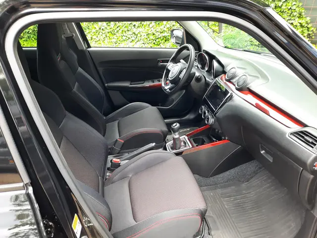 Suzuki Swift 1.4 Sport Smart Hybrid 2021 Benzine 21