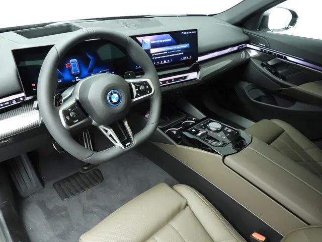 BMW 5 Serie Touring 530e 2025 Hybride Benzine 6