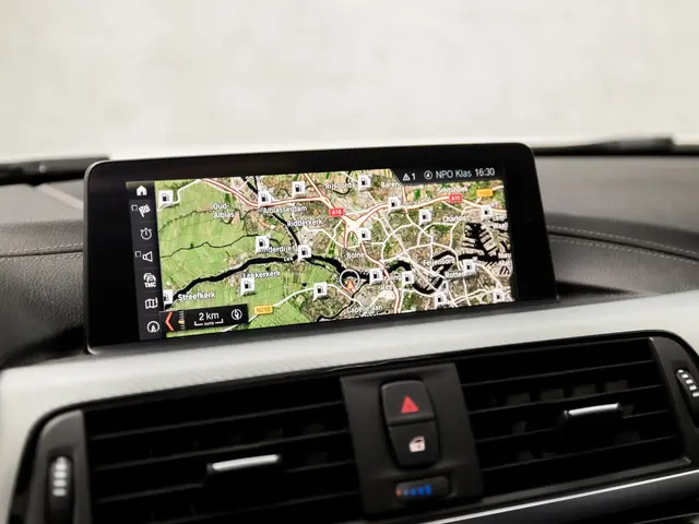 BMW 3 Serie 320i M Sport High Executive 2017 Benzine 9