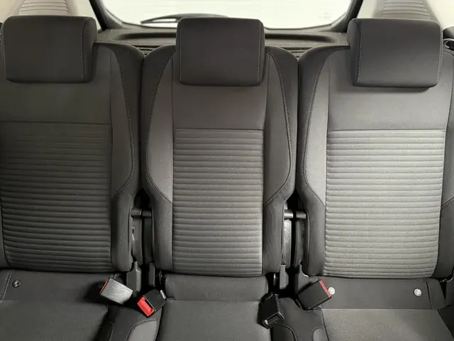 Ford C-MAX 1.5 Titanium 2017 Benzine 27