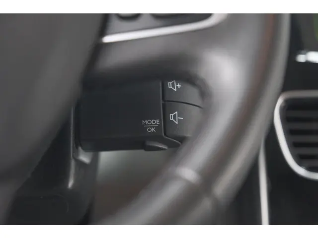 Renault Clio Estate TCe 90 Limited 2019 Benzine 33