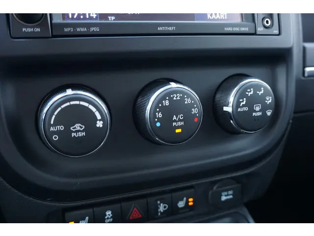 Jeep Compass 2.4 Limited 4WD AUTOMAAT 2012 Benzine 13