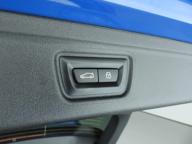 BMW 3 Serie Touring 330e 2024 Hybride Benzine 31