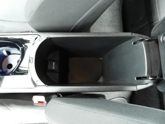Toyota C-HR 1.8 Hybrid Dynamic 2019 Hybride Benzine 25