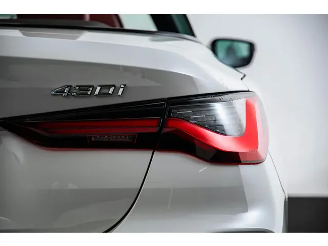 BMW 4 Serie Cabrio 430i High Executive 2021 Benzine 26