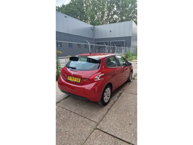 Peugeot 208 1.2 e-VTi Envy 2014 Benzine 3