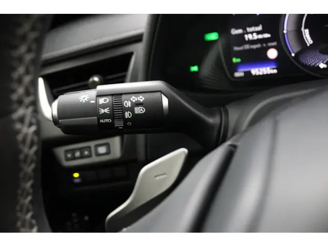 Lexus UX 300e Business 54 kWh 2020 Elektrisch 28