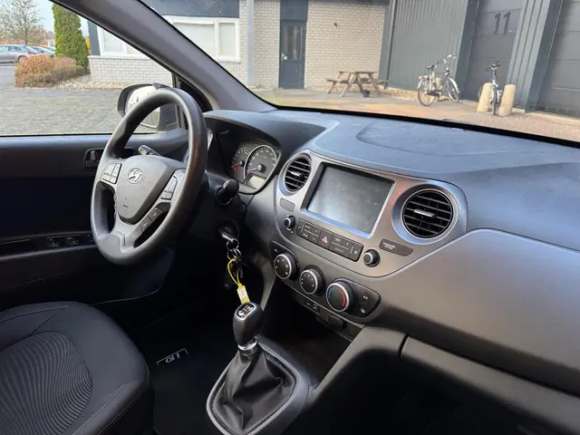 Hyundai i10 1.0i Comfort ( AIRCO + KM NAP ) 2018 Benzine 13