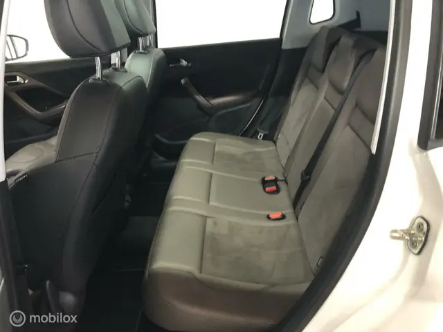 Peugeot 2008 1.6 VTi Blue Lease Executive 2013 Benzine 22