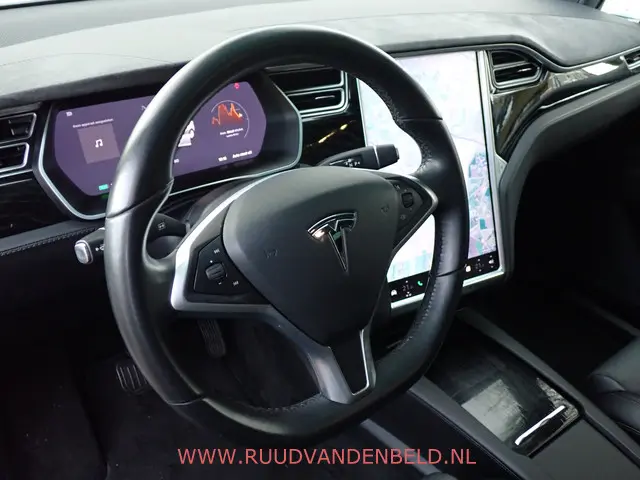 Tesla Model X 75D 2017 Elektrisch 11