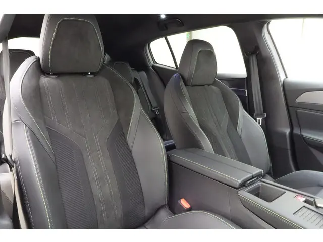 Peugeot 408 e-408 GT Avantage 58 kWh 2025 Elektrisch 10