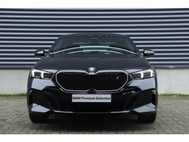 BMW i5 eDrive40 2025 Elektrisch 3