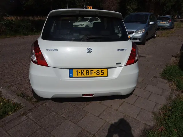 Suzuki Swift 1.2 Bandit EASSS 2013 Benzine 4