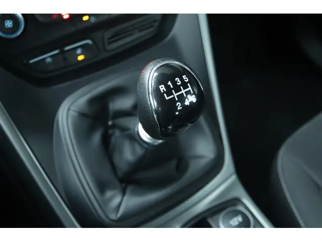 Ford Kuga 1.5 TITANIUM 2018 Benzine 24