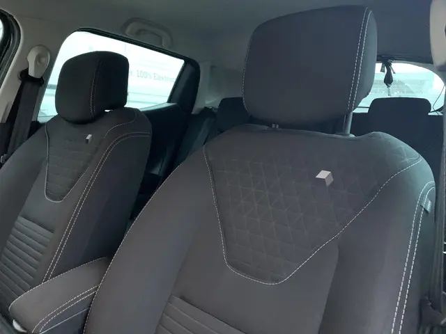 Renault Clio 0.9 TCe Limited 2016 Benzine 24