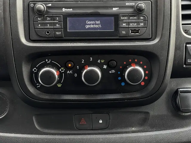 Nissan NV300 2.0 dCi 120 L2H1 Acenta 2021 Diesel 15