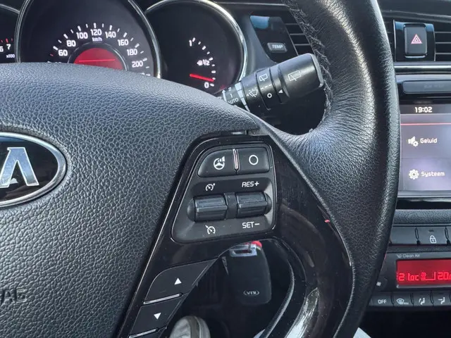 Kia cee'd Sportswagon 1.6 GDI ExecutiveLine 2015 Benzine 19