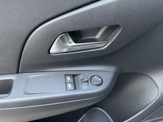 Opel Corsa 1.2 75pk Edition 2022 Benzine 6