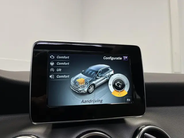 Mercedes-Benz GLA 180 Business Solution 2018 Benzine 21